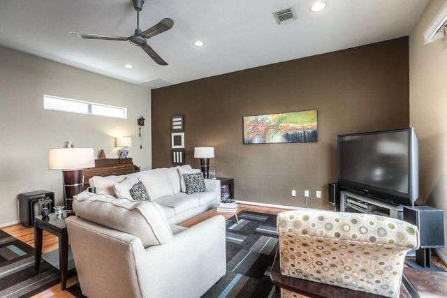 4312 Floyd Street C, Houston, TX 77007