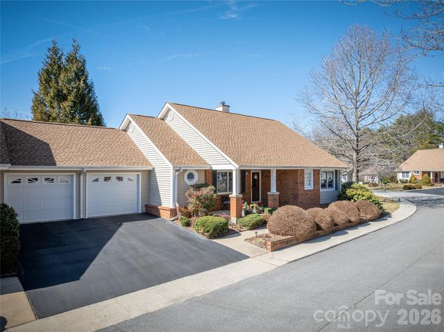 1107 Citation Circle, Hendersonville, NC 28739