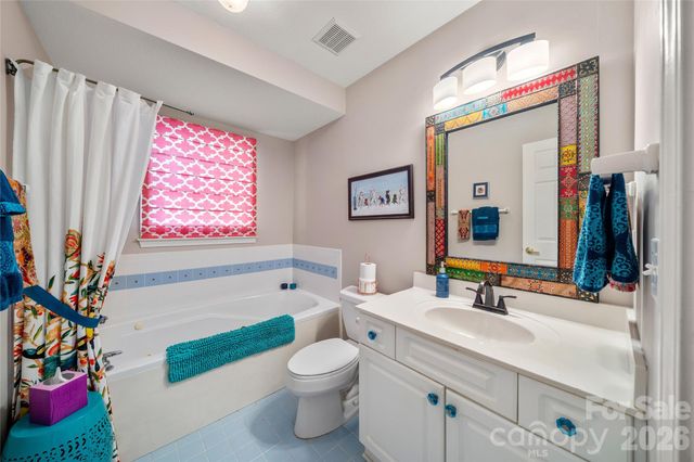 1107 Citation Circle, Hendersonville, NC 28739