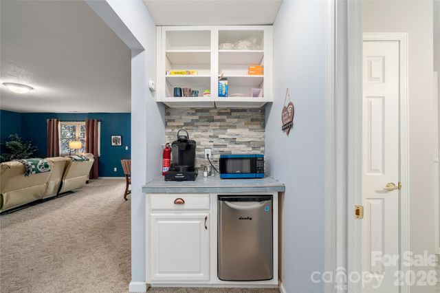 1107 Citation Circle, Hendersonville, NC 28739