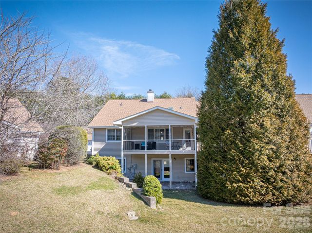 1107 Citation Circle, Hendersonville, NC 28739