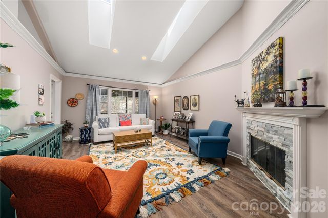 1107 Citation Circle, Hendersonville, NC 28739