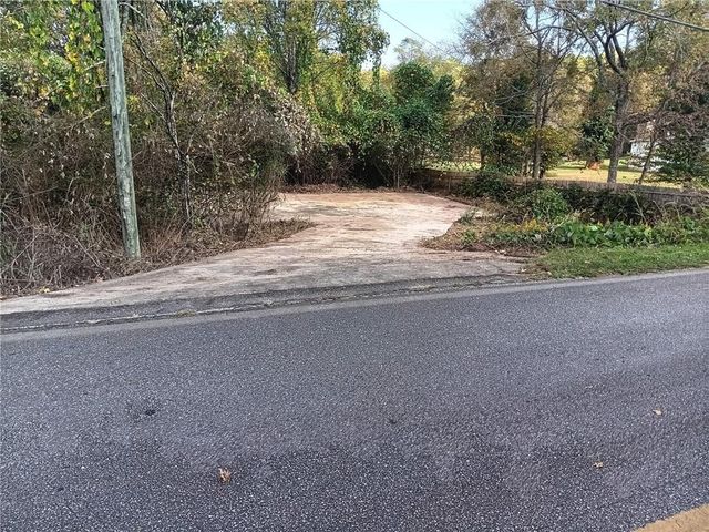 5215 Hewell Road, Gainesville, GA 30507