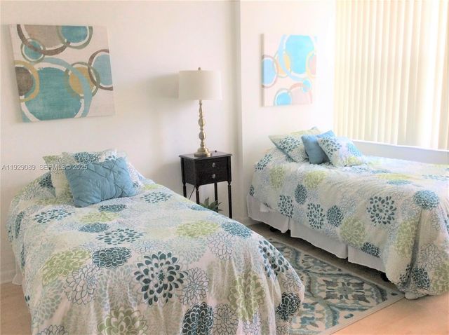 16300 Golf Club Rd 504, Weston, FL 33326