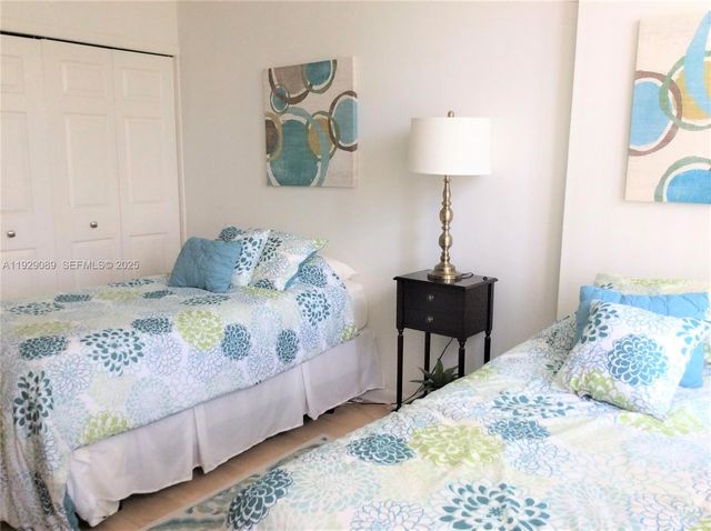 16300 Golf Club Rd 504, Weston, FL 33326