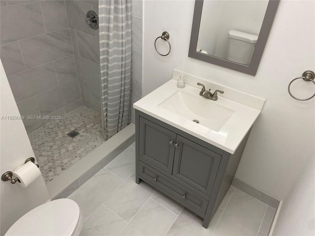 16300 Golf Club Rd 504, Weston, FL 33326