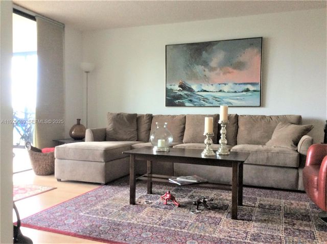 16300 Golf Club Rd 504, Weston, FL 33326