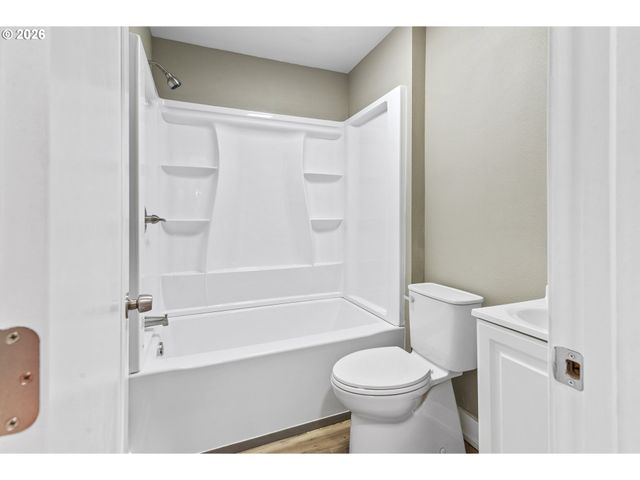 10104 Se HOLGATE Blvd, Portland, OR 97266