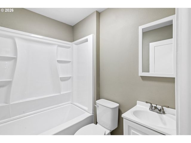 10104 Se HOLGATE Blvd, Portland, OR 97266