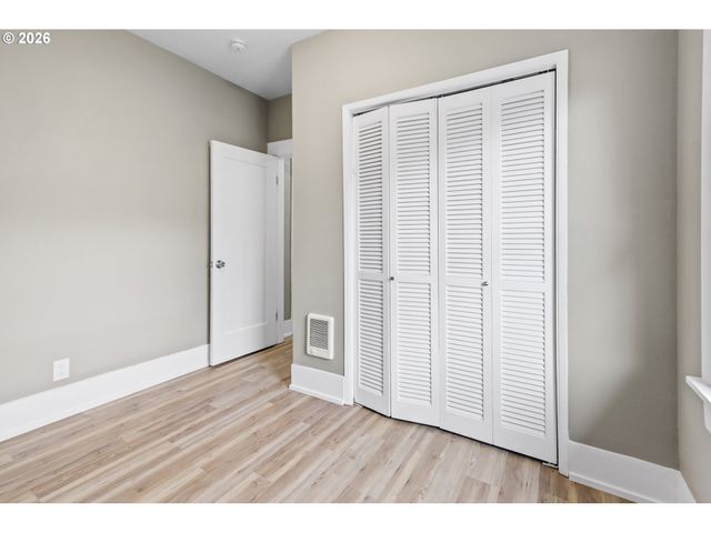 10104 Se HOLGATE Blvd, Portland, OR 97266