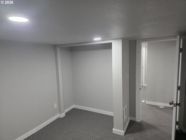 10104 Se HOLGATE Blvd, Portland, OR 97266