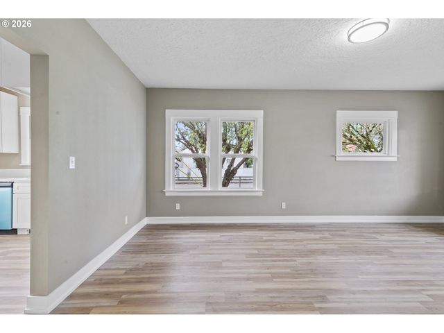 10104 Se HOLGATE Blvd, Portland, OR 97266