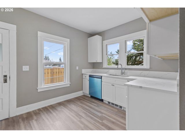 10104 Se HOLGATE Blvd, Portland, OR 97266