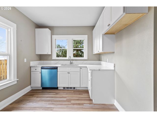 10104 Se HOLGATE Blvd, Portland, OR 97266