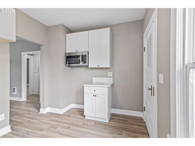 10104 Se HOLGATE Blvd, Portland, OR 97266
