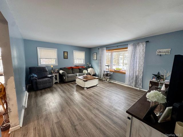 10 Maplewood Road, Highland Mills, NY 10930