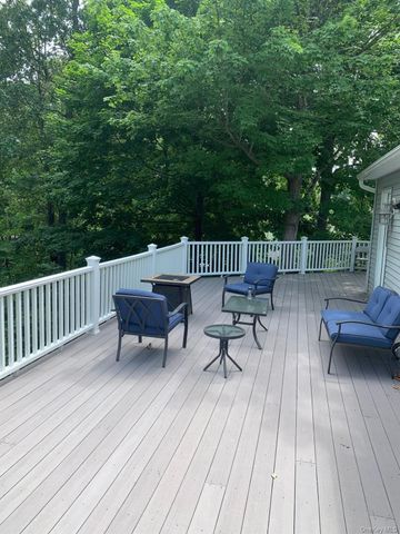 10 Maplewood Road, Highland Mills, NY 10930