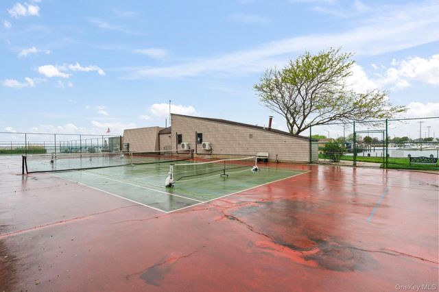248 Mariners Way, Copiague, NY 11726