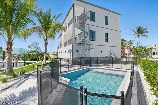 855 Lagoon ST 4, Fort Myers Beach, FL 33931