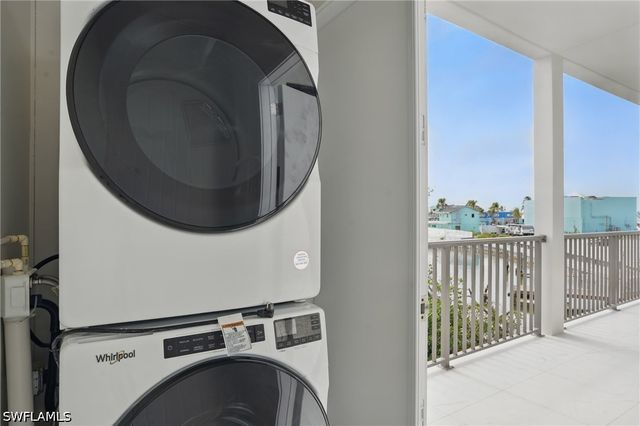 855 Lagoon ST 4, Fort Myers Beach, FL 33931