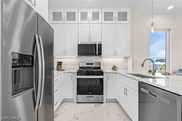 855 Lagoon ST 4, Fort Myers Beach, FL 33931