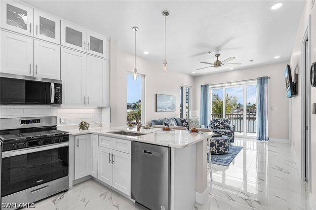 855 Lagoon ST 4, Fort Myers Beach, FL 33931
