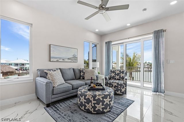 855 Lagoon ST 4, Fort Myers Beach, FL 33931
