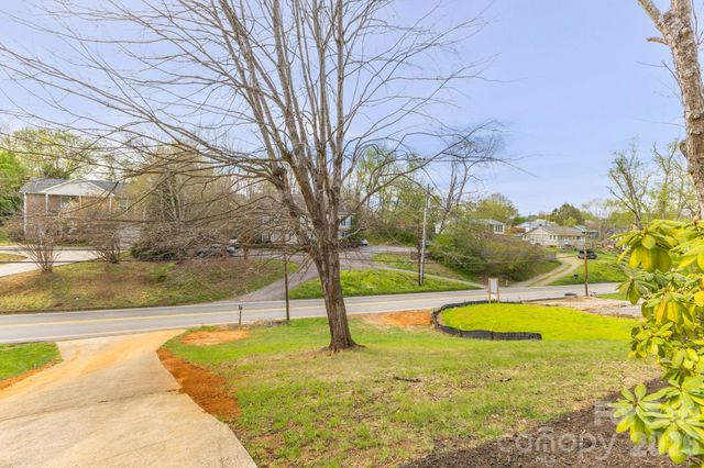 147 Elkwood Road, Asheville, NC 28804