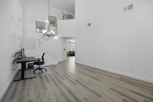 18 Delta Tule Ct, Sacramento, CA 95834