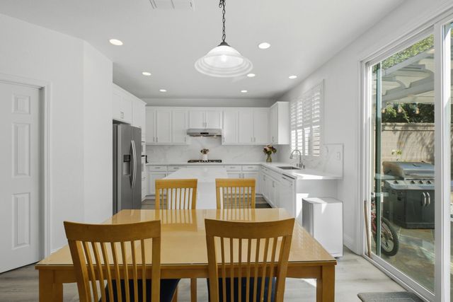 18 Delta Tule Ct, Sacramento, CA 95834