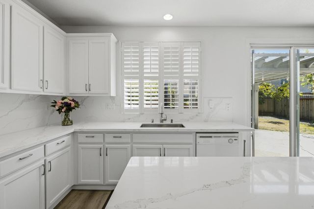 18 Delta Tule Ct, Sacramento, CA 95834