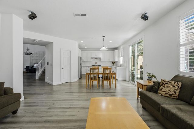 18 Delta Tule Ct, Sacramento, CA 95834
