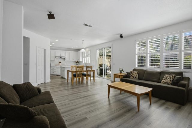 18 Delta Tule Ct, Sacramento, CA 95834