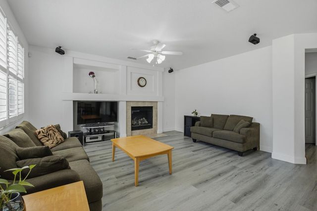 18 Delta Tule Ct, Sacramento, CA 95834