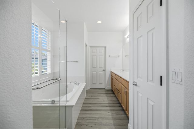 18 Delta Tule Ct, Sacramento, CA 95834