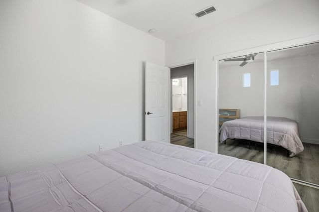 18 Delta Tule Ct, Sacramento, CA 95834