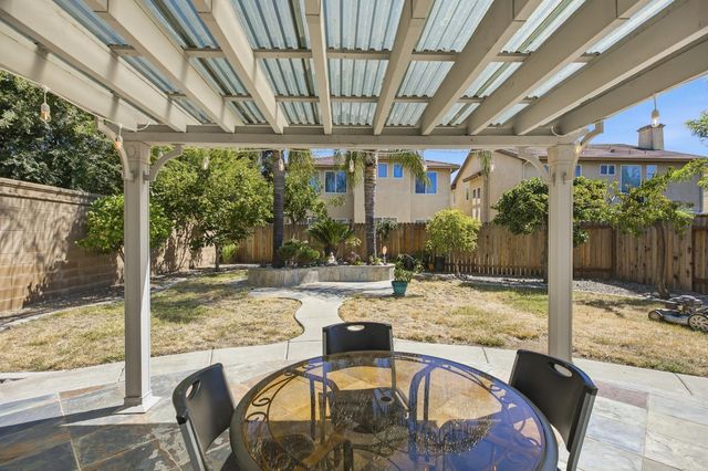 18 Delta Tule Ct, Sacramento, CA 95834