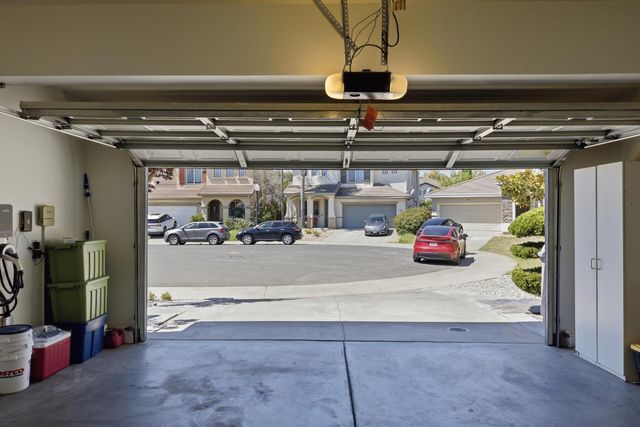 18 Delta Tule Ct, Sacramento, CA 95834