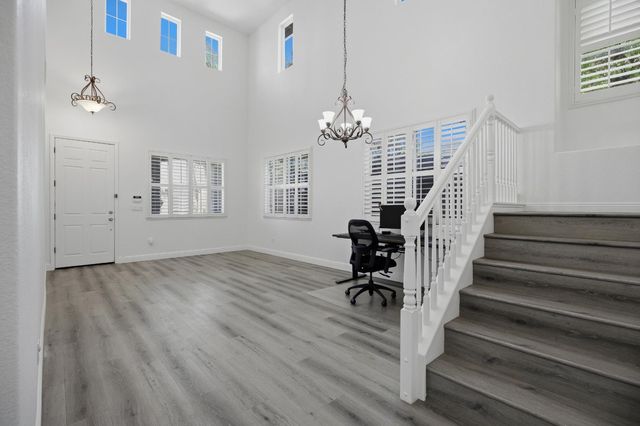 18 Delta Tule Ct, Sacramento, CA 95834