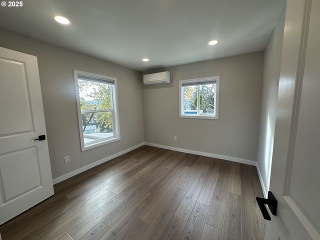 125 FOXGLOVE Ter, Longview, WA 98632