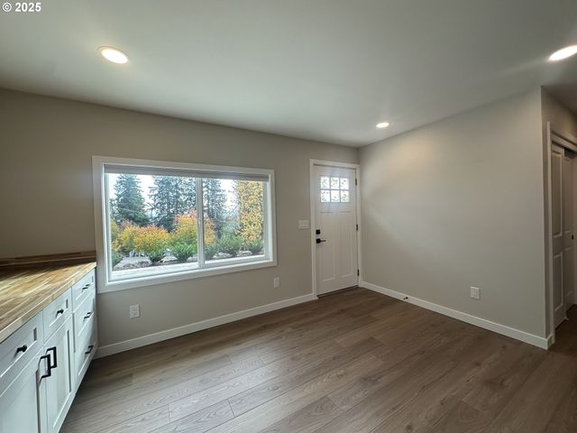 125 FOXGLOVE Ter, Longview, WA 98632