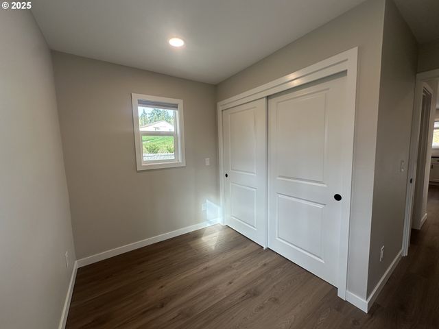 125 FOXGLOVE Ter, Longview, WA 98632