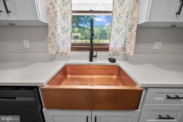 2085 CRUMS CHURCH RD, Berryville, VA 22611