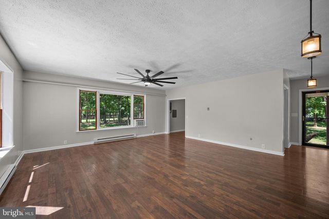 2085 CRUMS CHURCH RD, Berryville, VA 22611