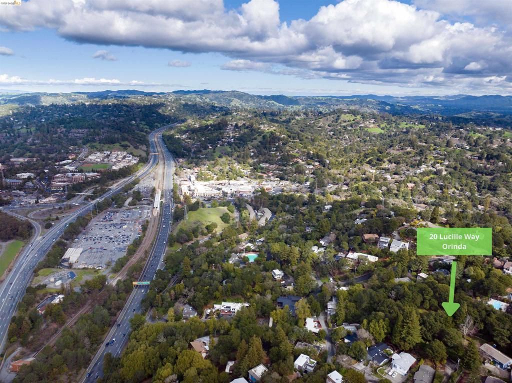 Image 15 of property listing at 20 Lucille Way, Orinda, CA 94563