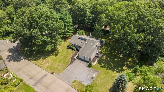 184 Bear Path Road, Hamden, CT 06514