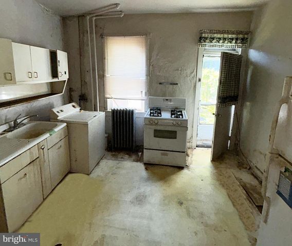 2123 W LEXINGTON ST, Baltimore, MD 21223