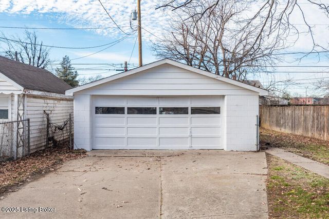 1516 Larchmont Ave, Louisville, KY 40215