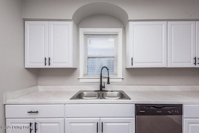 1516 Larchmont Ave, Louisville, KY 40215