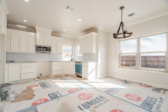 1734 Northridge Street, Dumas, TX 79029